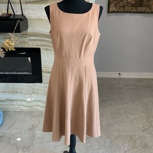 Women’s Nine West Size‎ 6 Tan Short Dress.